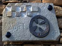 LAPIDA DEL ECOMUSEO CON LA LLAVE DEL MAESTRO DE AG�ERO