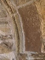 DETALLE DEL SOGUEADO DE LA PORTADA. 
