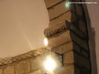 ARCO TRIUNFAL DE ACCESO AL PRESBITERIO. DECORACI�N DE MARGARITAS