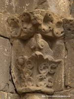 CAPITEL DEL LADO ESTE