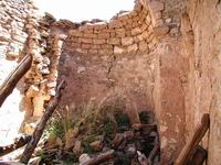 INTERIOR EN RUINAS HACIA LA CABECERA
