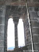 INTERIOR DE UNO DE LOS VANOS DE LA TORRE