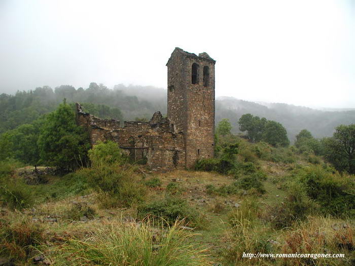 VISTA SUROESTE DEL TEMPLO, CON LA RAYA DEL HORIZONTE BORRADA