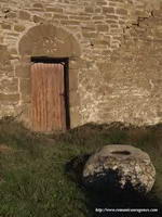 PORTADA EN MURO SUR, CON CRISM�N ARC�ICO