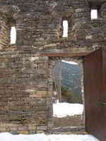 INTERIOR DEL MURO SUR. PORTADA Y VENTANALES
