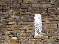 EXTERIOR ASPILLERADO DE VENTANAL EN EL MURO SUR