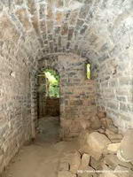 TUNEL BAJO EL TEMPLO, HACIA LA CRIPTA