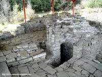 AFLORAMIENTO ESCALINATA BAJO TUNEL, A NAVE NORTE
