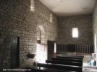 INTERIOR DE LA NAVE HACIA LOS PIES.
