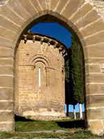 ACCESO AL RECINTO DEL TEMPLO. &Aacute;BSIDE