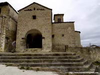 FACHADA SUR DEL TEMPLO CON ATRIO MODERNO