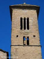 DETALLE TORRE. FRISO DE BAQUETONES BAJO EL ALERO