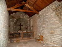 INTERIOR HACIA LOS PIES DEL TEMPLO