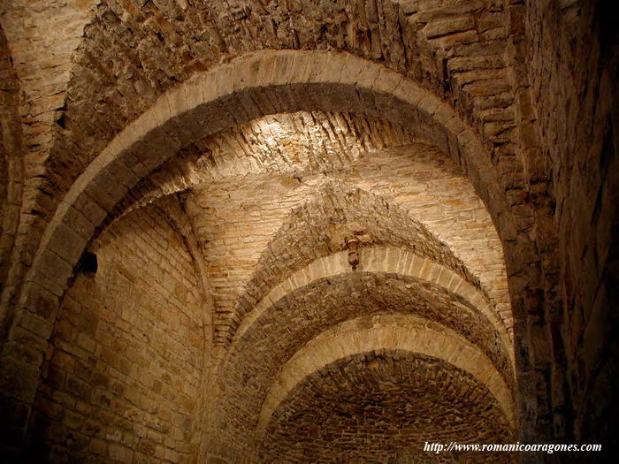 DETALLE CABECERA, BÓVEDAS Y MURO NORTE