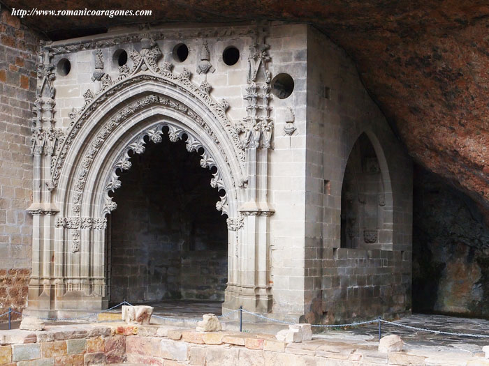 CAPILLA DE SAN VICTORIAN, Y LA PE�A