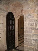 PUERTA Y ZAGU&Aacute;N DE ACCESO A LA TORRE
