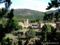 VISTA DE TEMPLO Y CASER�O DESDE PISTA DE ACCESO AL SUR