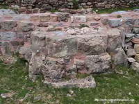 ARRANQUE DEL PILASTRAS ADOSADAS AL MURO NORTE - 15/Sept/2004