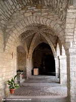 CLAUSTRO