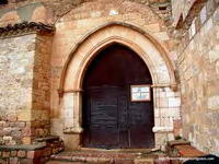 PORTADA DE ACCESO AL CLAUSTRO
