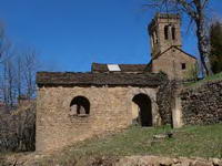 ESCONJURADERO ANTE LA IGLESIA PARROQUIAL