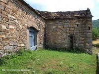 MURO SUR. VENTANAL CON FRAGMENTO DE CRISM�N REUTILIZADO