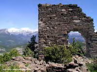 MURO SUR HACIA LOS PIES CON EL HUECO QUE FUE LA PUERTA