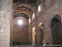 INTERIOR DEL TEMPLO, HACIA EL ESTE