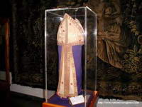 MITRA DE SAN VICTORIAN, EN MUSEO DIOCESANO DE BARBASTRO