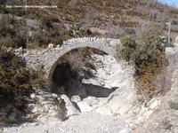 PUENTE MEDIEVAL EN EL CAMINO A SARSA