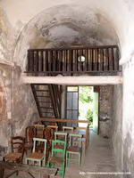 INTERIOR DEL TEMPLO HACIA LOS PIES