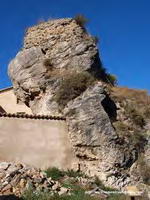 RESTOS DEL CATILLO A PONIENTE DE LA IGLESIA