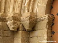 CAPITELES OESTE DE LA PORTADA