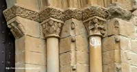 CAPITELES DEL LADO SUR