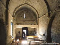 NAVE HACIA LOS PIES DEL TEMPLO