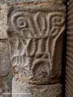 CAPITEL DEL LADO OCCIDENTAL DE LA PORTADA
