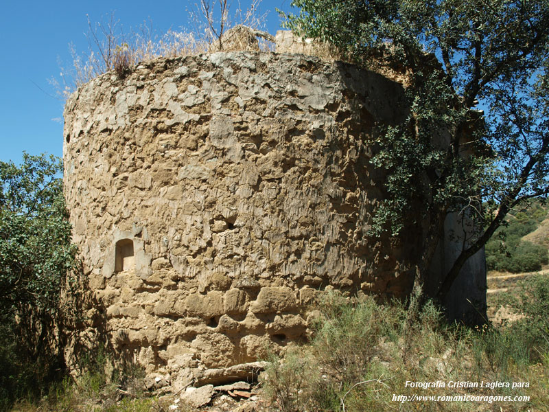 IGLESIA CORONANDO EL CERRO