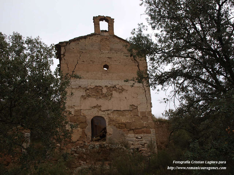 IGLESIA CORONANDO EL CERRO