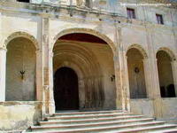 ATRIO MODERNO, DELANTE DEL MURO SUR DEL TEMPLO