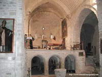 VISTA DE LA NAVE CENTRAL Y ACCESO A LA CRIPTA DE SAN RAM�N