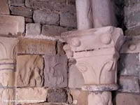 CAPITEL EN �NGULO EXTERIOR SURESTE, ENTRE SALA CAPITULAR Y TEMPLO