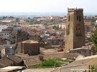IGLESIA Y CASER�O DESDE LE CASTILLO DE LOS MOROS