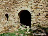 San Saturnino. cceso al p&oacute;rtico.