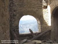 San Saturnino. P&oacute;rtico-campanario. Ventana al oeste