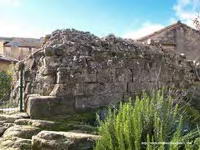 BASE DE LA TORRE MEDIEVAL