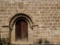 PORTADA EN MURO SUR