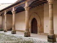 CLAUSTRO