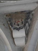 ESCUDO DE ABADESA EN LA TROMPA DEL CRUCERO