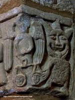 CAPITEL DEL LADO NORTE: AVARO