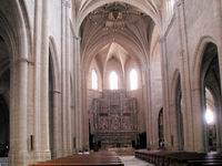 INTERIOR DEL TEMPLO HACIA LA CABECERA